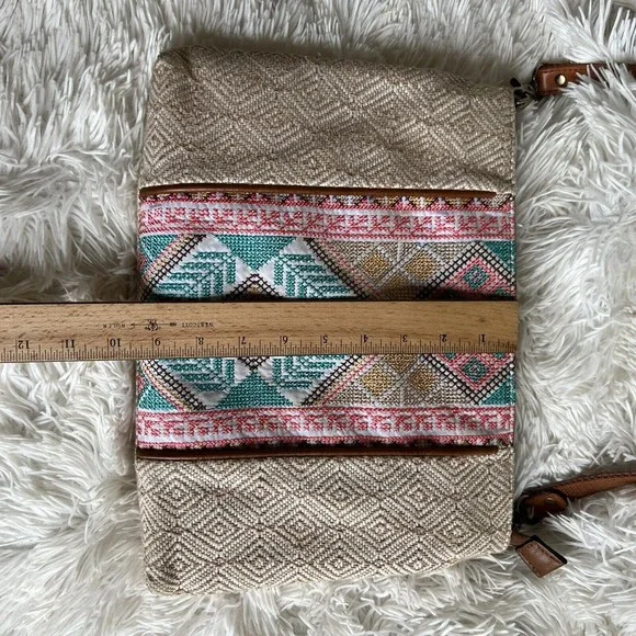 Jen & Co Izzy Shoulder Bag - Picture 3 of 10